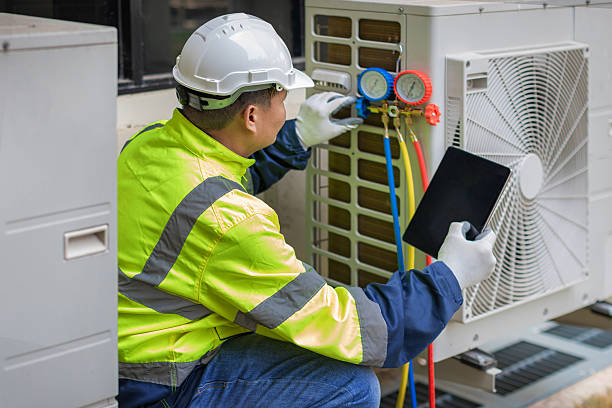 Professional Hvac technician working in Westview, FL